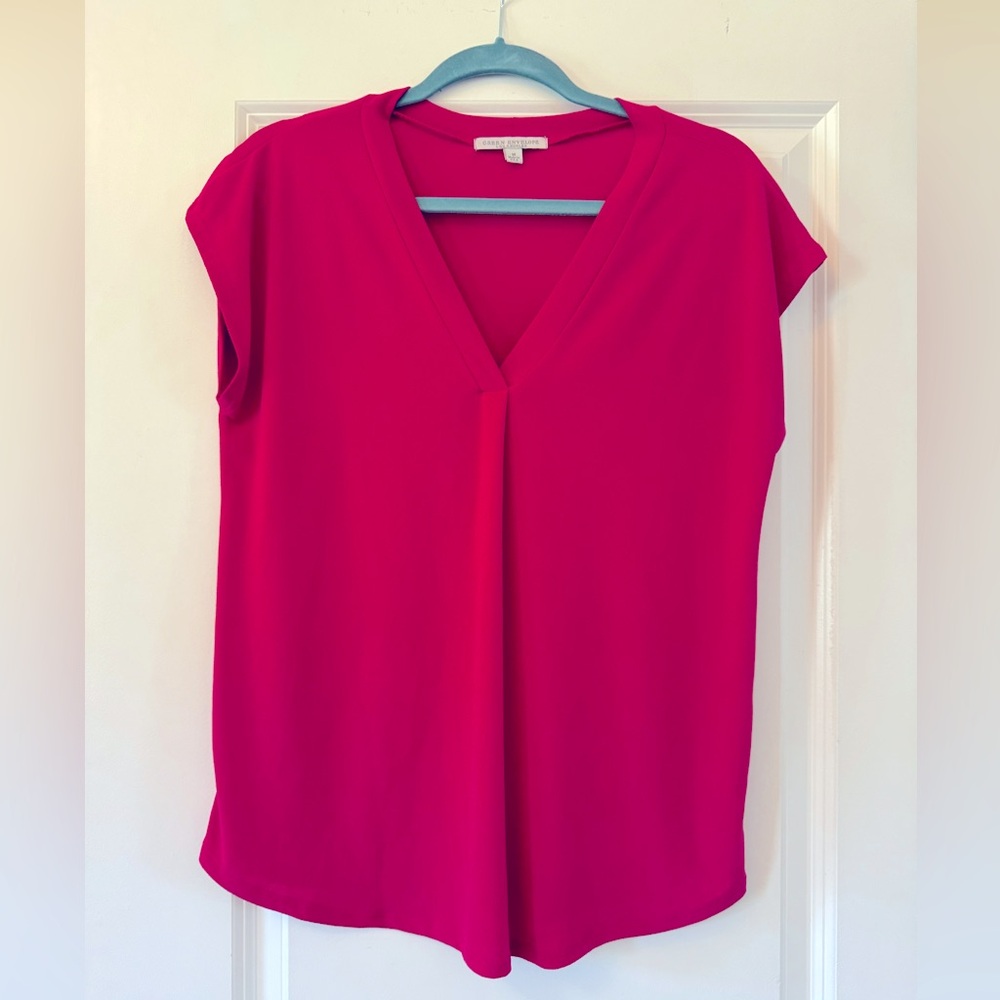 Beautiful Fuchsia Blouse. Size M. Excellent condition.